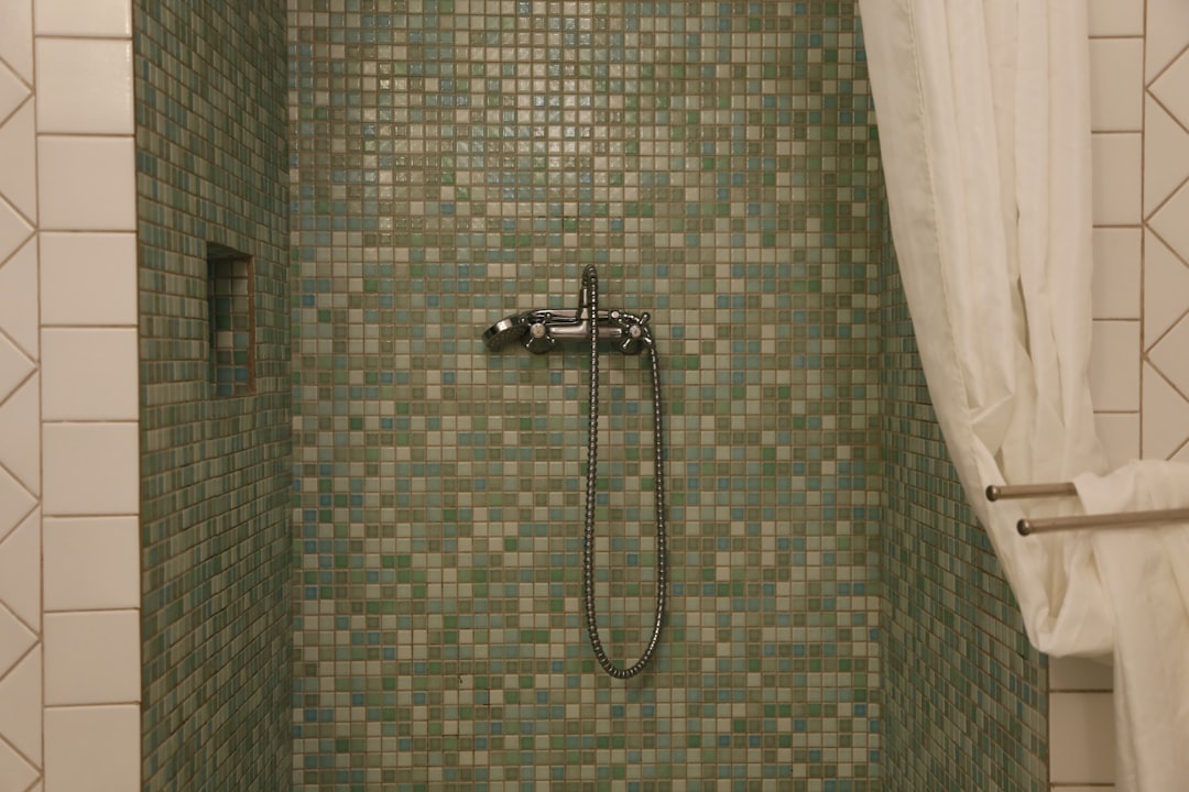 Photo shower niche